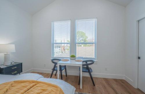 South Central Houston Apartment | The Right Studio @ East Downtown