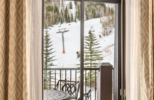 Aspen Condo | The Ritz-Carlton Club 8401 | 2BR Ski-in/ski-out Residence w/Premier Ski View at Aspen Highlands