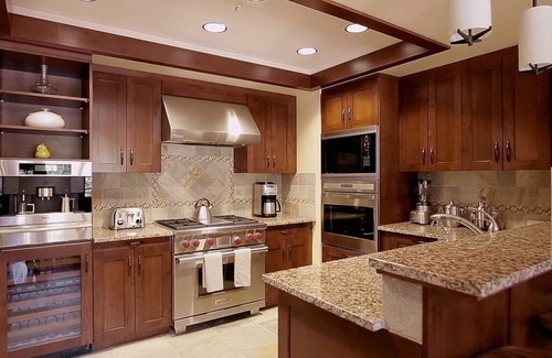 Truckee Villa | The Ritz-Carlton Club, Lake Tahoe (4-bdrm villa near popular skiing areas)