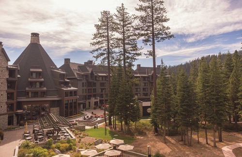 Truckee Villa | The Ritz-Carlton Club, Lake Tahoe (4-bdrm villa near popular skiing areas)
