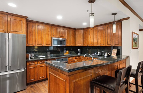 Aspen Condo | The Ritz-Carlton Club | Two-Bedroom WR Residence 2410, Ski-in & Ski-out Resort in Aspen Highlands