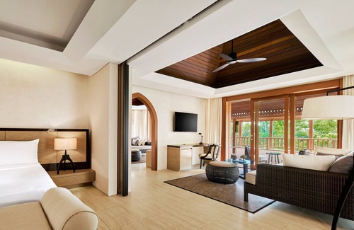 Moo 5 Resort | The Ritz-Carlton, Koh Samui