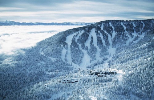 Truckee Hotel | The Ritz-Carlton, Lake Tahoe