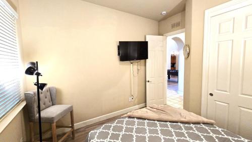 South Bechelli House | The Rivercrest Branch House - Close to Costco, Boat Ramp, Fishing, and Shopping