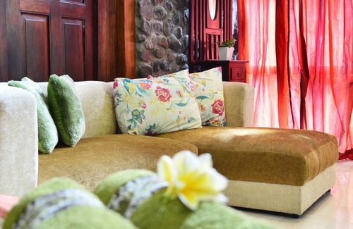 Candi Binangun Hotel | The Riverside Javanese Cottages