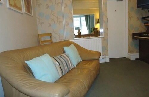 Folkestone House | The Rob Roy Guest House