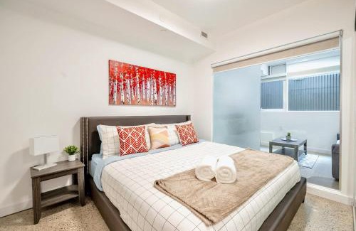 Downtown Toronto Hotel | The Roland Inviting 2BR Basement Suite in Downtown Toronto