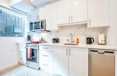 Downtown Toronto Hotel | The Roland Inviting 2BR Basement Suite in Downtown Toronto