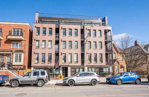 Downtown Toronto Hotel | The Roland Inviting 2BR Basement Suite in Downtown Toronto