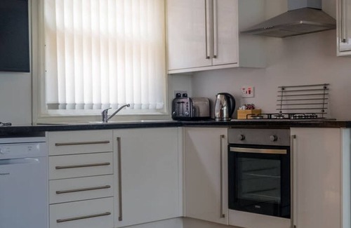 Chester House | The Roman Gathering 5 Bed - Sleeps 12 City Centre