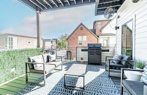 Downtown House | The Rooftop Terrace on the Square
