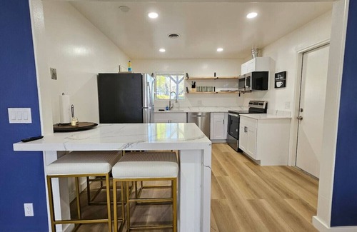 Camelback East Apartment | `The Rose` #2 Pool |Gazebo| CentralPhoenix