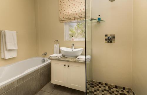 Dullstroom Bed & Breakfast | The Rose Cottage B&B