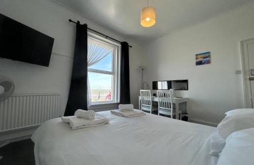 Burnham-on-Sea Hotel | The Royal Clarence Hotel (on the Seafront)