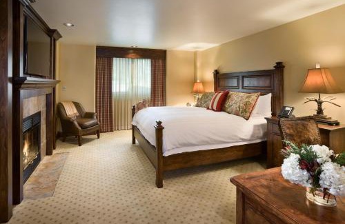 Jackson Hole Hotel | The Rusty Parrot Lodge and Spa