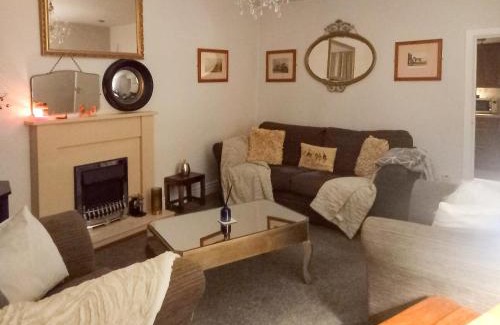 West Boldon House | The Saddler Cottage
