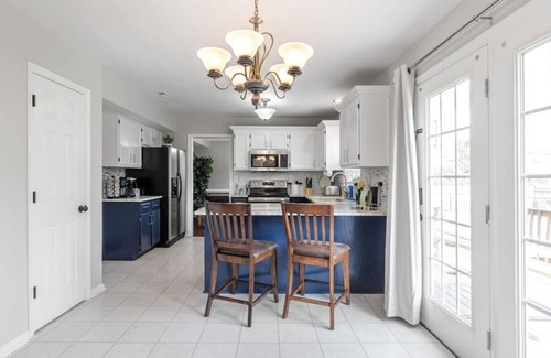 Mechanicsville House | The Safari House: Where Adventure & Comfort Awaits