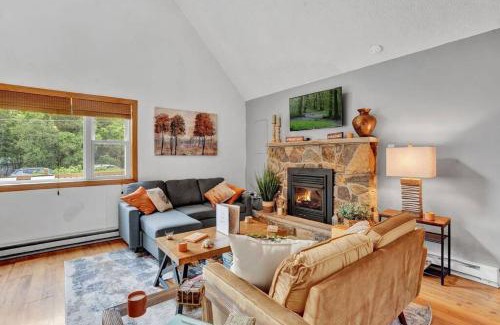 Long Pond Ski Chalet | The Sage Chalet in Emerald Lakes, Poconos!