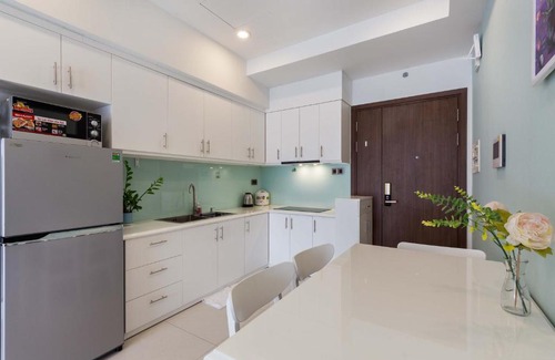 Bach Dang Riverside Apartment | The Saigon Royal in Center pool view