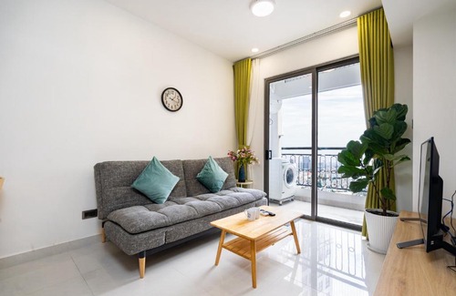 Bach Dang Riverside Apartment | The Saigon Royal in Center pool view
