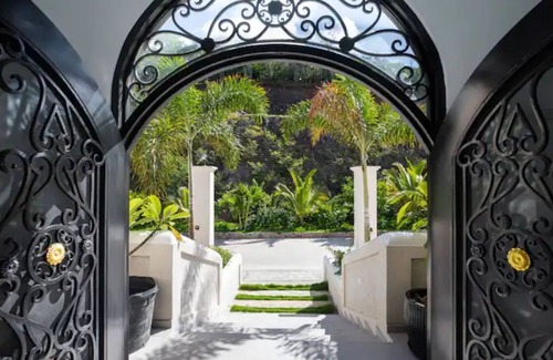 Indigo Bay Apartment | The Sanctuary Oceanfront 3 BDR