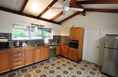 Trinity Beach House | The Sanctuary- Peaceful Retreat, short walk to the beach.