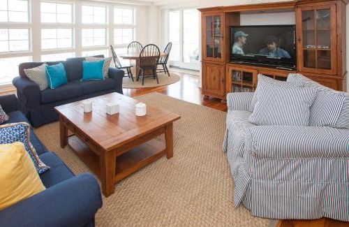 Sandbridge Apartment | The Sanctuary - Sandbox B422