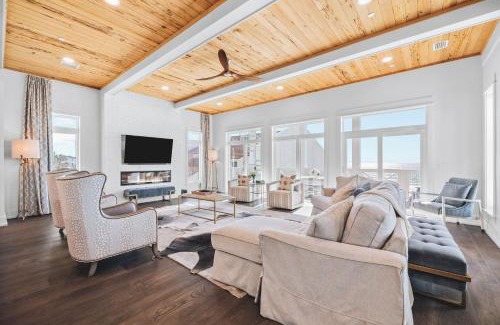 Hollywood Beach House | The Sand Castle by 30A Escapes
