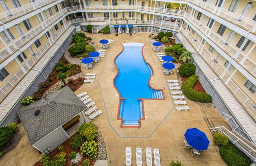 Sandbridge Apartment | The Sandbridge Dunes - Lovely Day 404