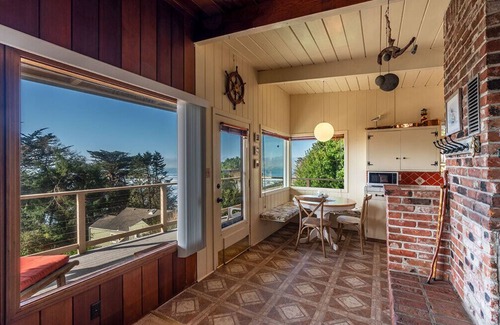 Westhaven-Moonstone House | The Sandpiper - Great location w/magical ocean views & dog friendly!
