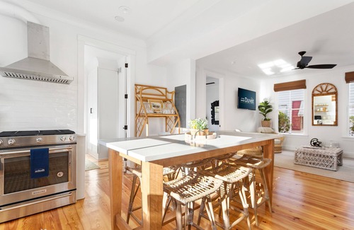 Westside Apartment | The Savannah A: Downtown Elegance- Close to King!