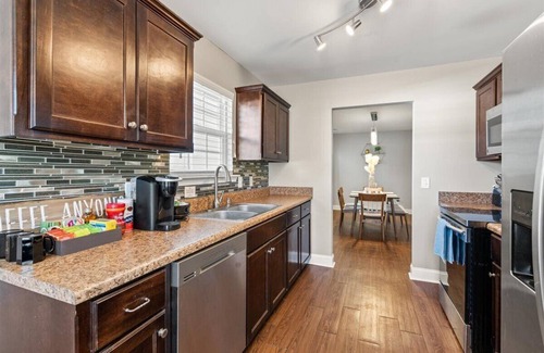Savannah House | The Savannah Retreat-4BR/2.5 BA Home In Charming Savannah