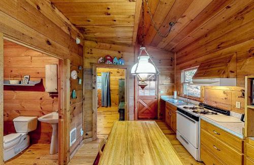 Highlands House | The Scaly Mountain Cabin
