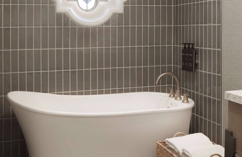 South Scottsdale Resort | The Scottsdale Resort and Spa, Curio Collection by Hilton