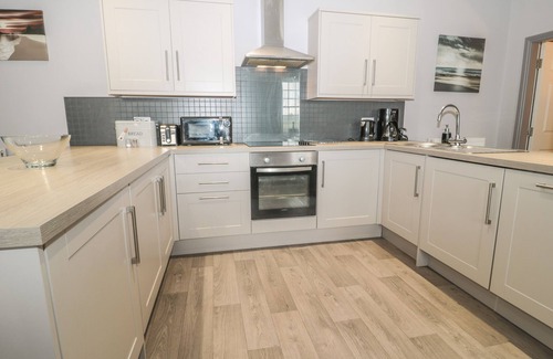 Alnmouth House | THE SEA CHEST, family friendly, character holiday cottage in Alnmouth