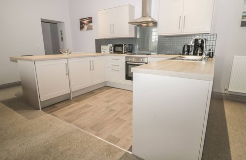 Alnmouth House | THE SEA CHEST, family friendly, character holiday cottage in Alnmouth