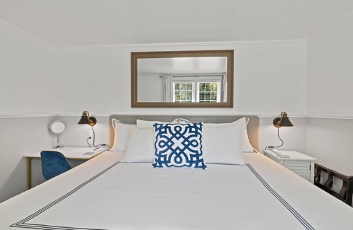 Eastham House | The Seagrove Suites & Guest Rooms -Luxurious 2nd Floor King Guest Room - No Pets