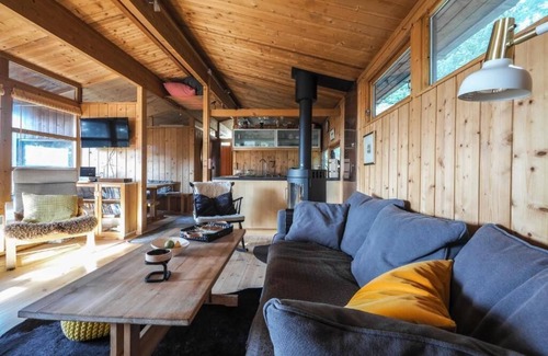 Capital Region Cabin | The Secret Cabin with hot tube close to the Blue Lagoon