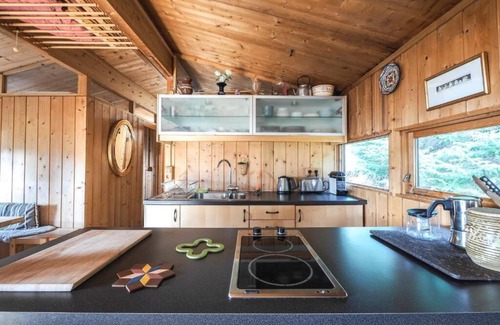 Capital Region Cabin | The Secret Cabin with hot tube close to the Blue Lagoon