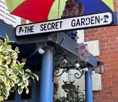 Newark Apartment | The Secret Garden