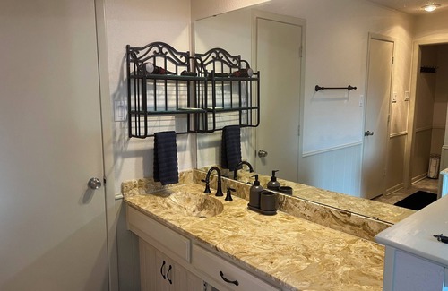Grand Prairie House | "The Secret Oasis" Large Pool, Game room, DFW, Cowboys, Rangers, SixFlags, Epic