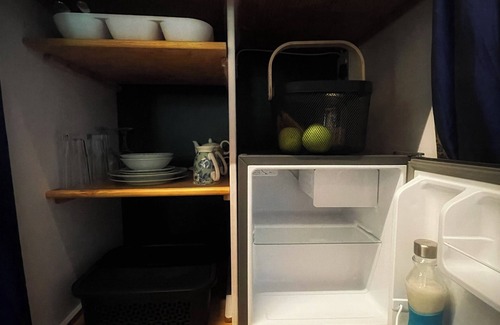 Rome Glen Cottage | The Secret Room. A tranquil private ensuite room with a separate entrance.