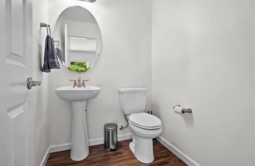 Olympia House | The Sequoia a New 4bd with Soak Tub and Sauna Olympia