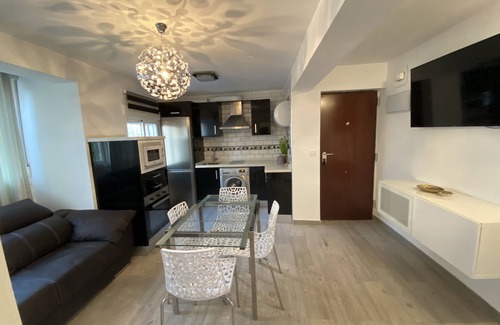 Los Pajaros Apartment | The Sevilla Enzo apartment is close to Seville airport,