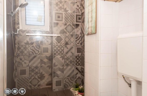 Costa de Caparica House | The Shed Surf Lodge