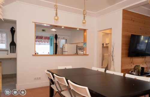 Costa de Caparica House | The Shed Surf Lodge