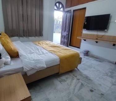 Bhanvarkuan Hotel | The Shell Hotel