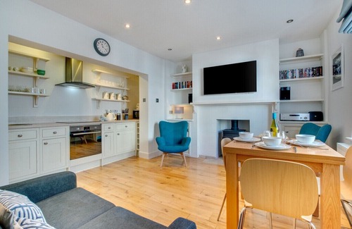 Dartmouth House | The Shell House - Two Bedroom House, Sleeps 4