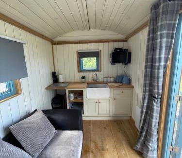 Tan-y-groes Apartment | The Shepards hut