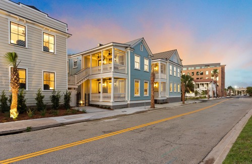 Westside House | The Sheppard: Your Group's Ultimate Escape